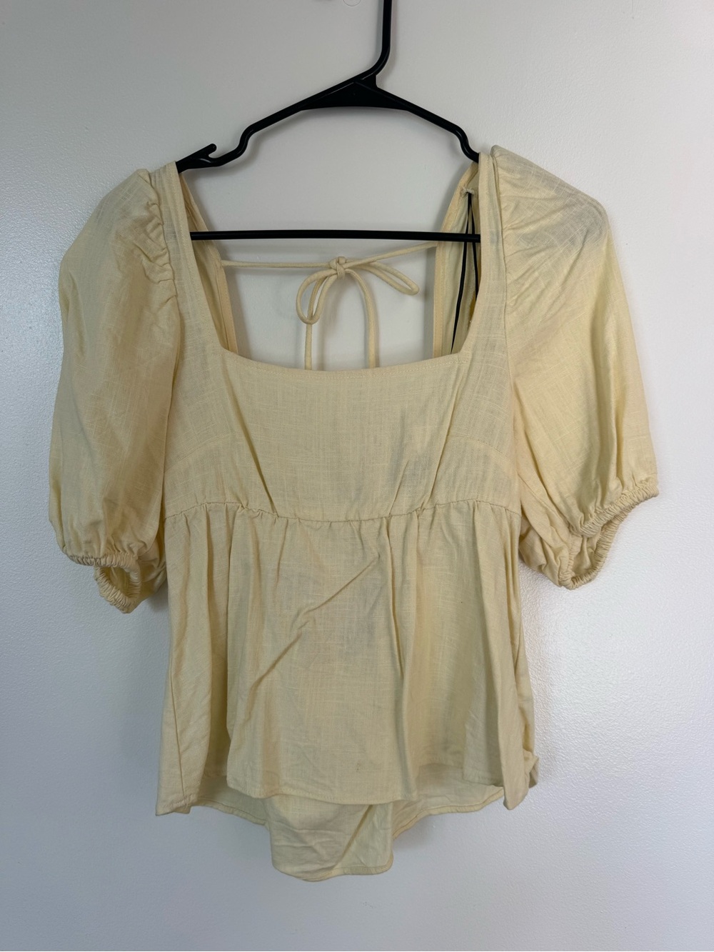H&M Butter Yellow Puff Sleeve Top